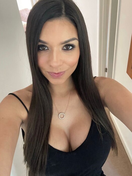 Zaramaevip (@zaramaevip), OnlyFans creator