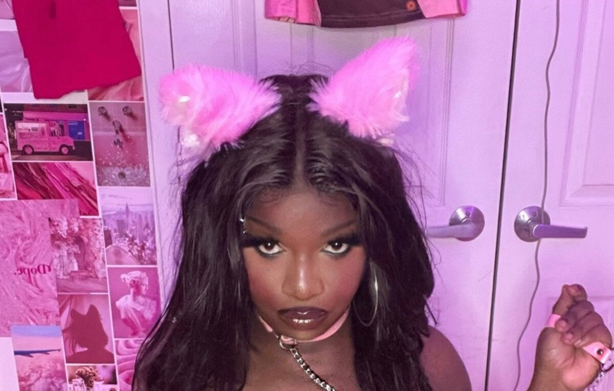 Zayasroom (@zayasroom), OnlyFans creator