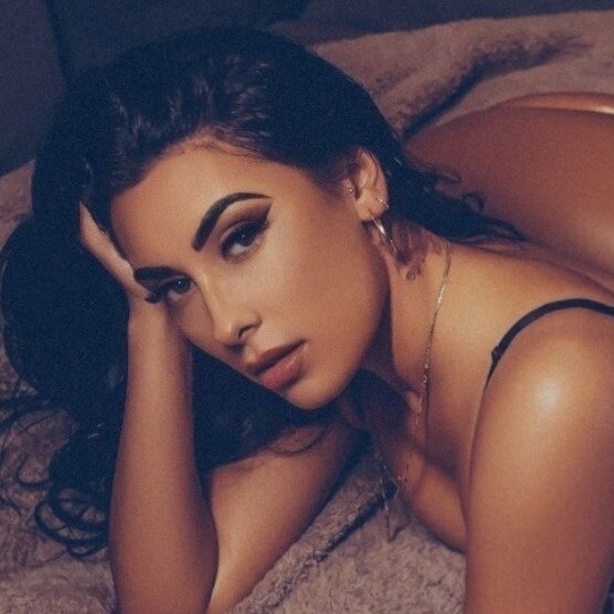 Zeinaisreal (@zeinaisreal), OnlyFans creator