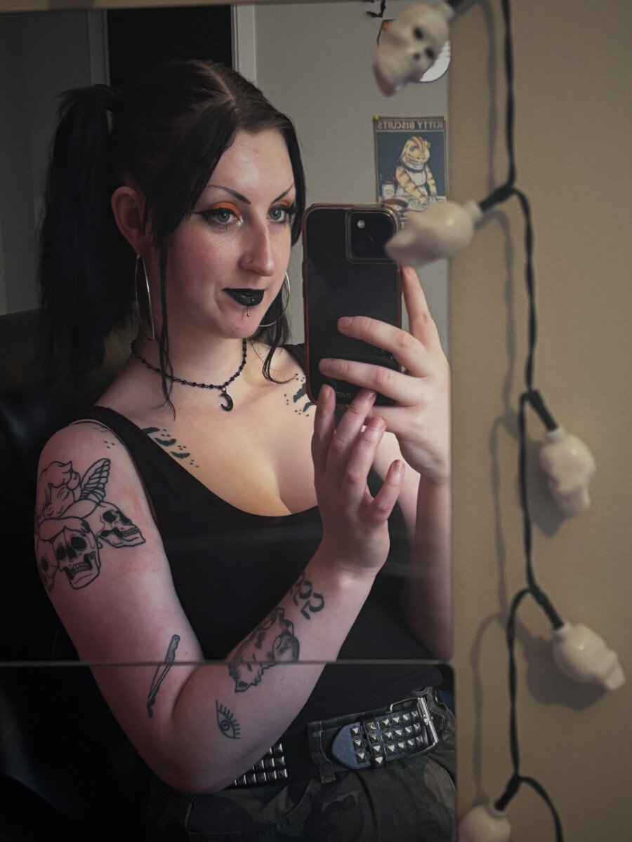 Zoe420666 (@zoe420.666), OnlyFans creator