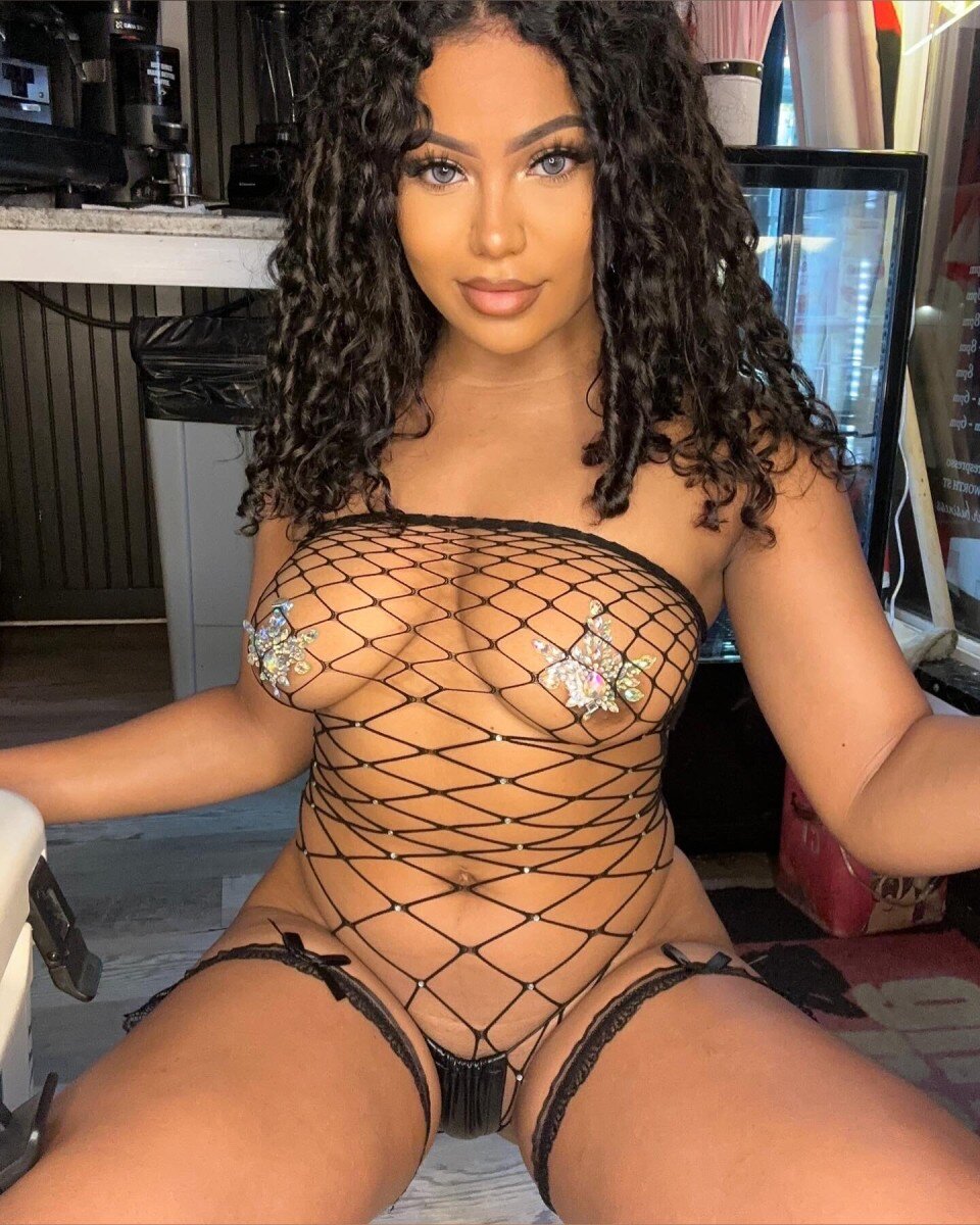 Zoebarista (@zoebarista), OnlyFans creator