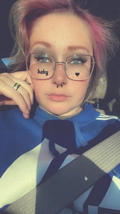 Zoechaz4 (@zoechaz4), OnlyFans creator