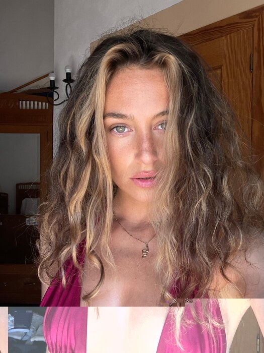 Zoelarelle (@zoelarelle), OnlyFans creator