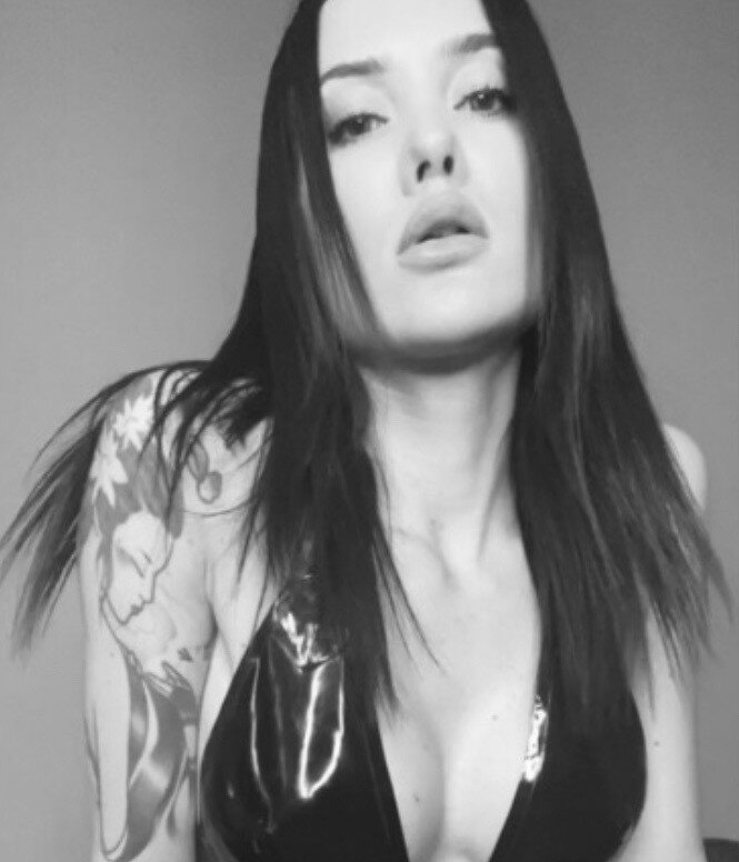 Zoenoir (@zoenoir), OnlyFans creator