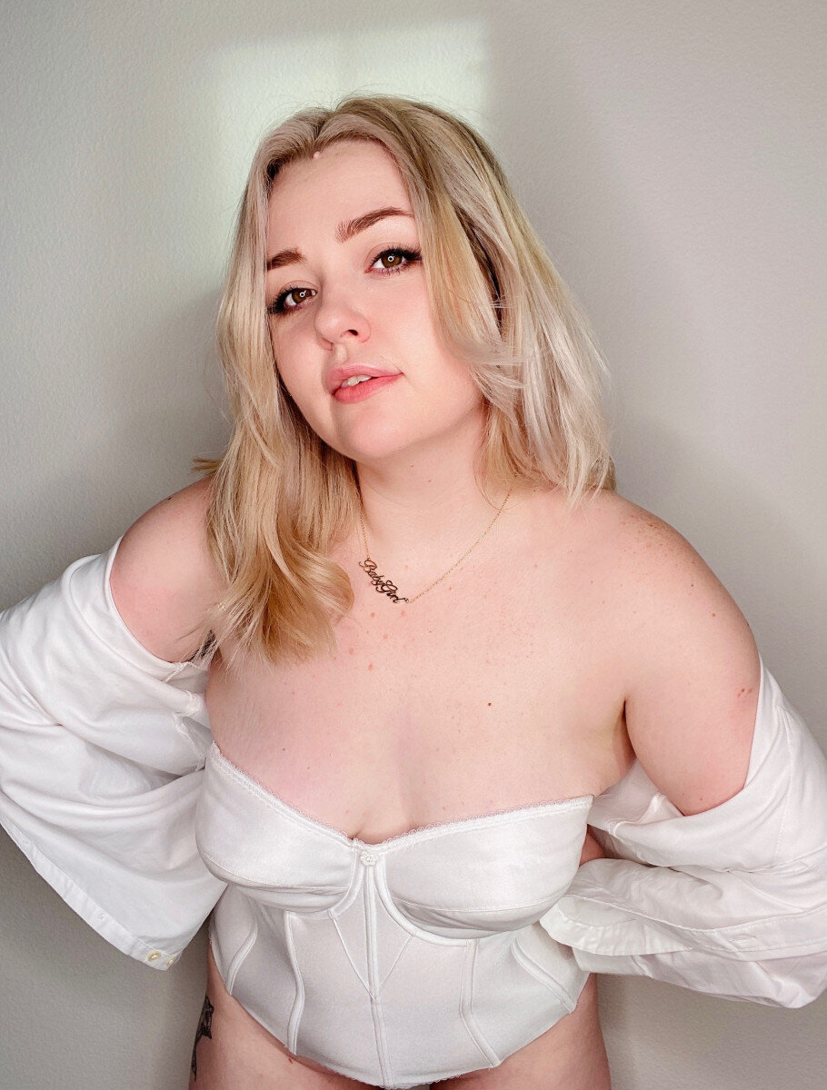 Zoeskydiamonds20 (@zoeskydiamonds2.0), OnlyFans creator