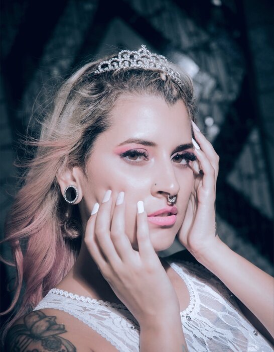 Zoesnakefree (@zoesnakefree), OnlyFans creator