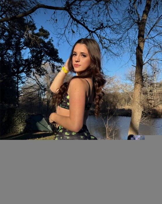 Zoey (@zoeyavaa), OnlyFans creator