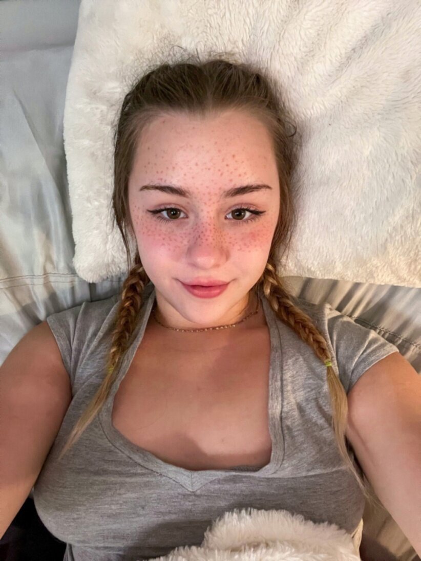 Zoeyusofree (@zoeyusofree), OnlyFans creator