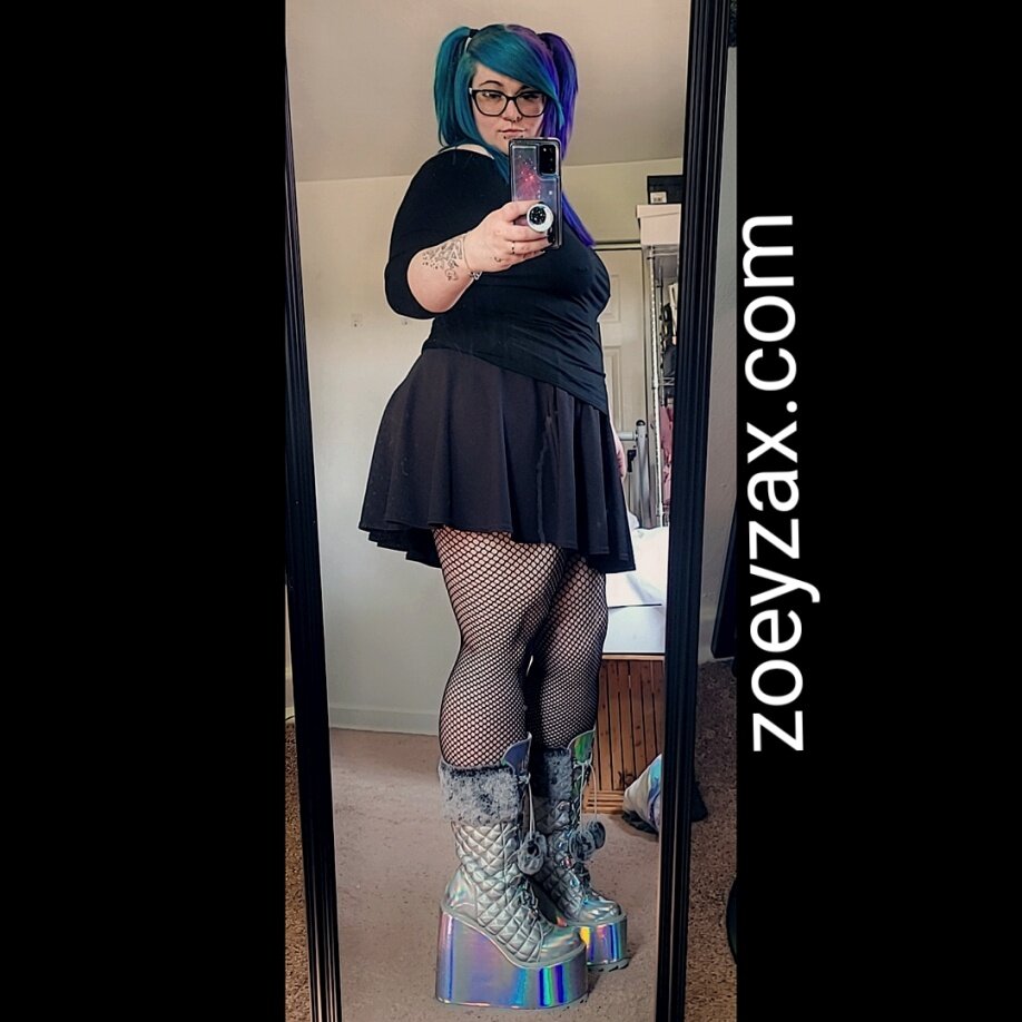 Zoeyzax (@zoeyzax), OnlyFans creator