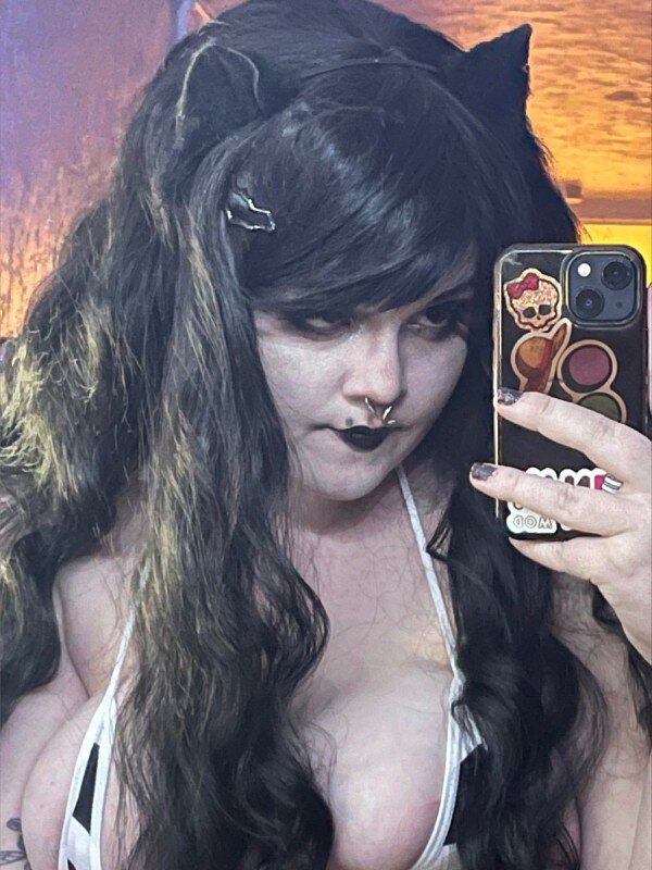 Zomcel (@zomcel), OnlyFans creator
