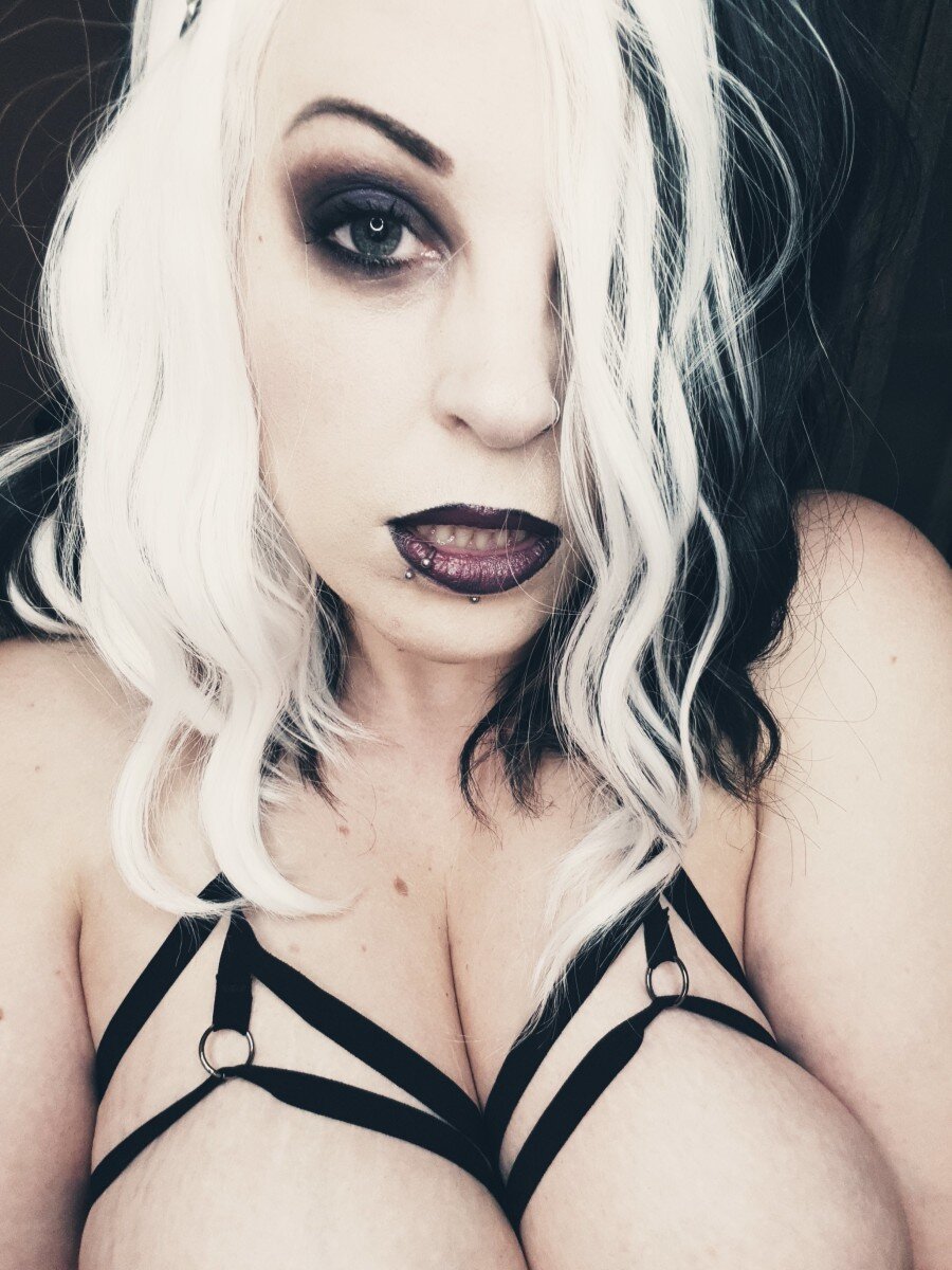 Zooshij (@zooshij), OnlyFans creator