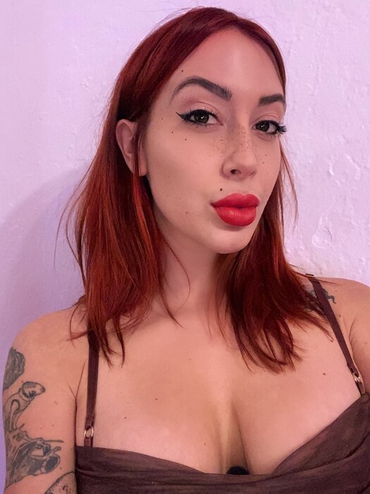 Zoyaferrante (@zoyaferrante), OnlyFans creator