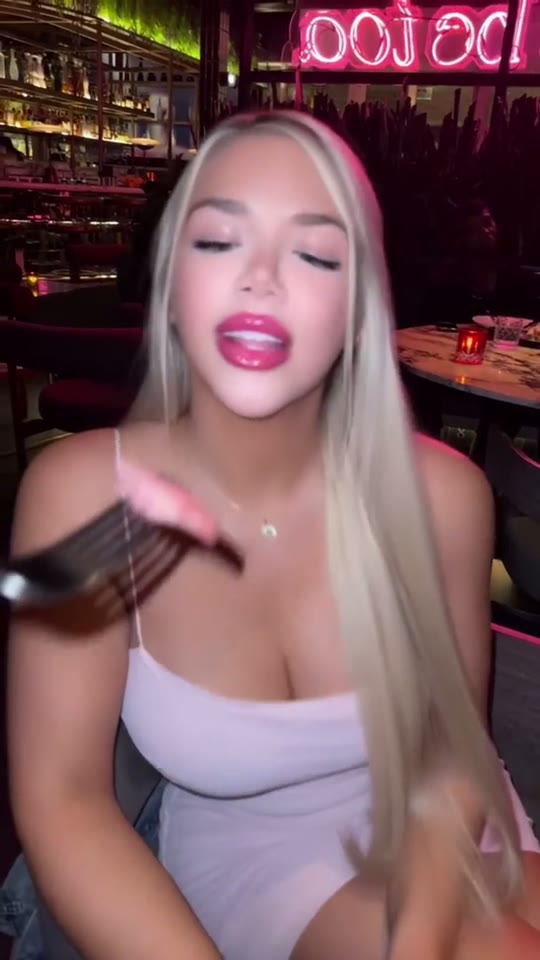 Violet Brandani (@violetbrandani) reel