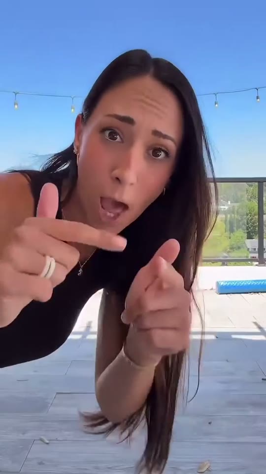 Sarahillustratesvip (@sarahillustratesvip) reel